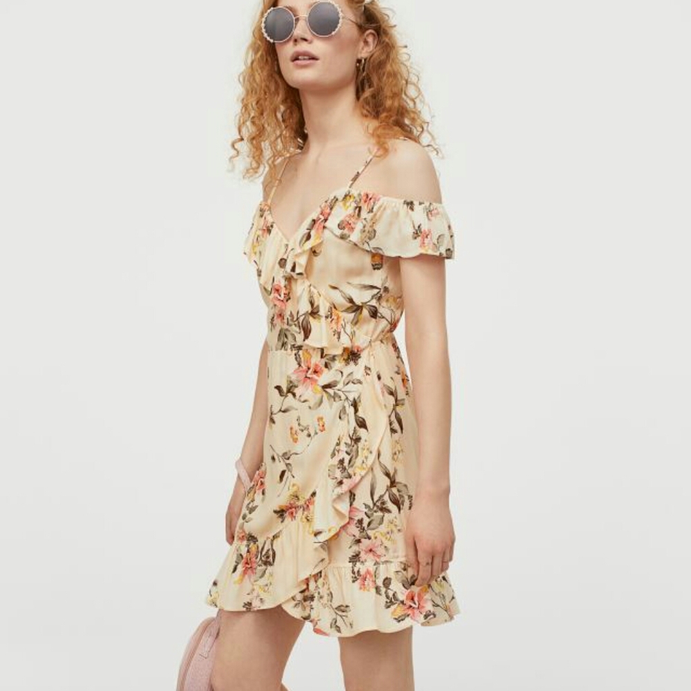 Open-shoulder Dress